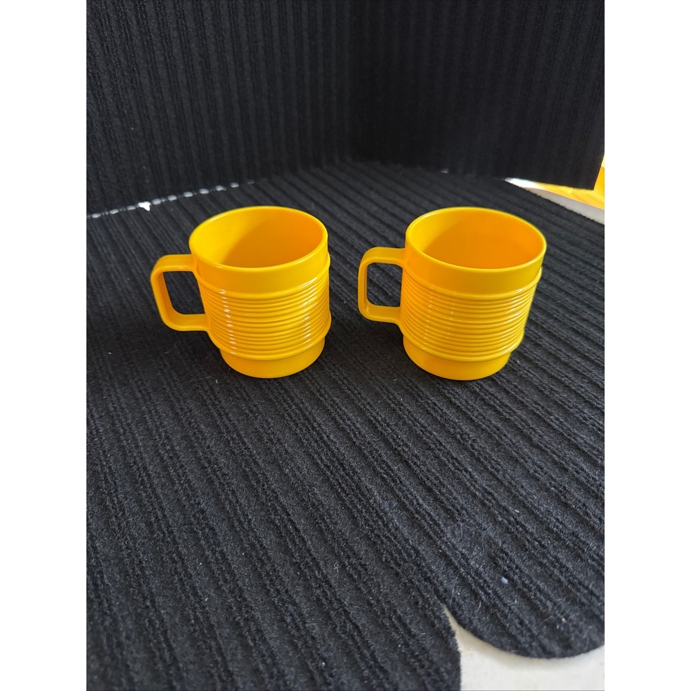 Rubbermaid Vintage Yellow Ribbed Plastic Mugs Set of 2 No 3819